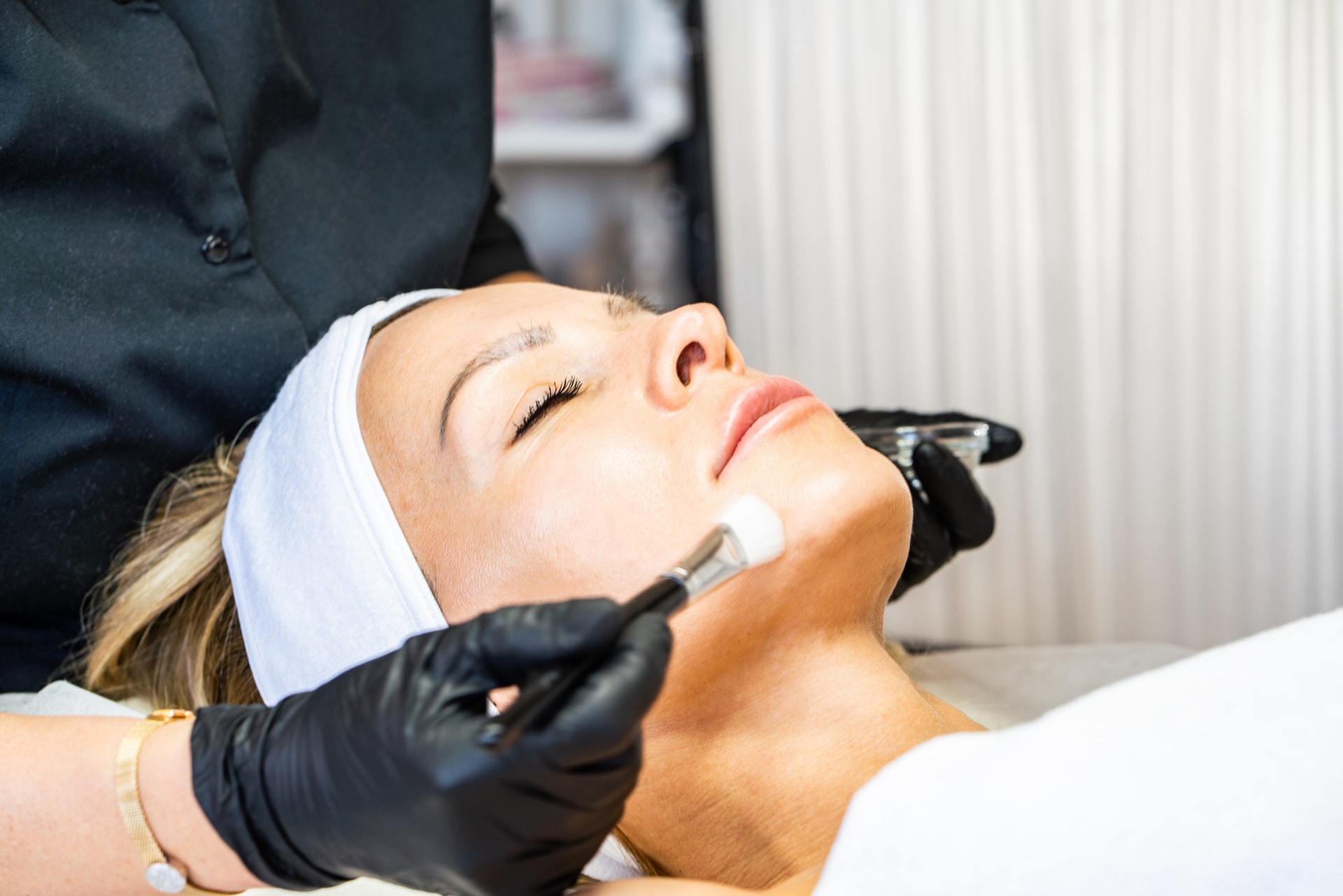 Expert deep plane facelift in Dallas enhancing natural facial contours and youthful appearance